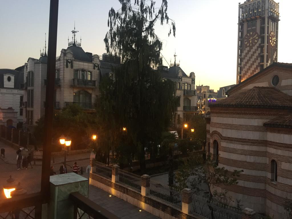 Apartment On Zviad Gamsakhurdia 21 巴统 外观 照片